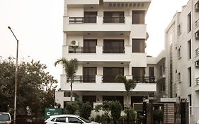 Sunrise Hotel Noida 3*